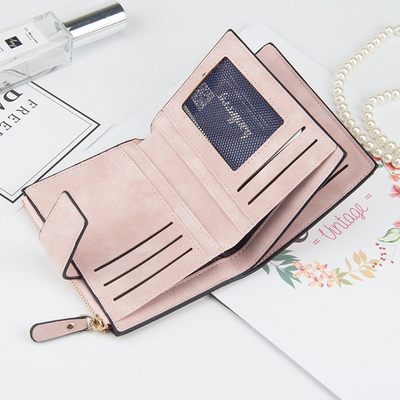 SMALL LEATHER WALLET FOR WOMEN